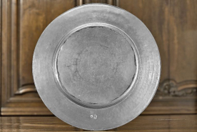 Vue d'ensemble du revers du plat n° 02/00371, 2. © Région Bourgogne-Franche-Comté, Inventaire du patrimoine