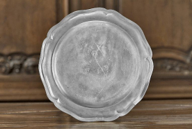 Vue d'ensemble du plat n° 02/00346. © Région Bourgogne-Franche-Comté, Inventaire du patrimoine