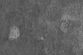 Assiette n° 02/00344, 3 : détail des poinçons. © Région Bourgogne-Franche-Comté, Inventaire du patrimoine