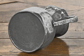 Pichet n° 02/00391 : vue du dessous. © Région Bourgogne-Franche-Comté, Inventaire du patrimoine