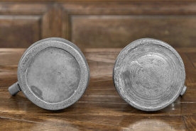 Brocs à vin n° 02/00663, 1 et 2 : vue du dessous. © Région Bourgogne-Franche-Comté, Inventaire du patrimoine