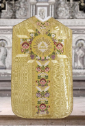 Vue d'ensemble de la chasuble. © Région Bourgogne-Franche-Comté, Inventaire du patrimoine