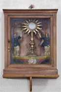 Le bâton de procession dans sa vitrine. © Région Bourgogne-Franche-Comté, Inventaire du patrimoine