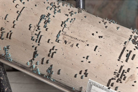 Détail du cylindre : inscriptions donnant le titre des pièces. © Région Bourgogne-Franche-Comté, Inventaire du patrimoine