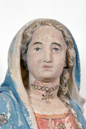 Détail de la Vierge : buste de face. © Région Bourgogne-Franche-Comté, Inventaire du patrimoine
