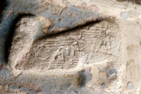 Détail de la base : phylactère. © Région Bourgogne-Franche-Comté, Inventaire du patrimoine