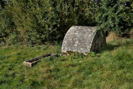 Fontaine, vue de profil. © Région Bourgogne-Franche-Comté, Inventaire du patrimoine