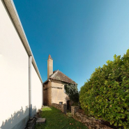 Construction ancienne incluant la tour de Poilbourg. © Région Bourgogne-Franche-Comté, Inventaire du patrimoine