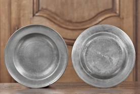 Assiettes n° 161 et 430. © Région Bourgogne-Franche-Comté, Inventaire du patrimoine