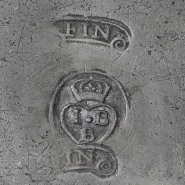 Poinçon de l'assiette n° 182. © Région Bourgogne-Franche-Comté, Inventaire du patrimoine