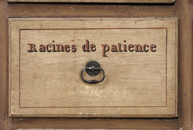 Laboratoire, détail d'un tiroir. © Région Bourgogne-Franche-Comté, Inventaire du patrimoine