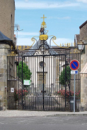 Portail en fer forgé dans l'axe de la chapelle. © Région Bourgogne-Franche-Comté, Inventaire du patrimoine