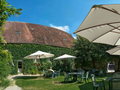 Vue de la cour. © Région Bourgogne-Franche-Comté, Inventaire du patrimoine
