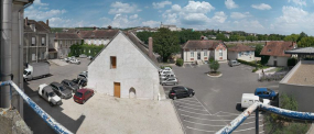 Petite construction, vestige du premier hôpital : mur-pignon sud. © Région Bourgogne-Franche-Comté, Inventaire du patrimoine