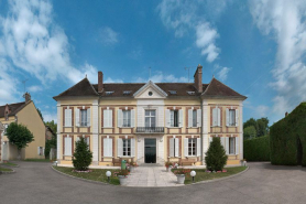 Vue d'ensemble : façade du bâtiment principal. © Région Bourgogne-Franche-Comté, Inventaire du patrimoine