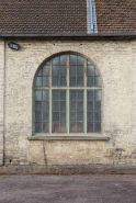 Fenêtre à huisserie en fer (élévation est). © Région Bourgogne-Franche-Comté, Inventaire du patrimoine