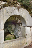 Edicule de captage, vue rapprochée. © Région Bourgogne-Franche-Comté, Inventaire du patrimoine