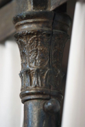 Détail d'un chapiteau de colonne. © Région Bourgogne-Franche-Comté, Inventaire du patrimoine