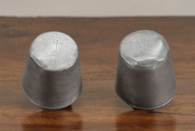 Deux gobelets. © Région Bourgogne-Franche-Comté, Inventaire du patrimoine