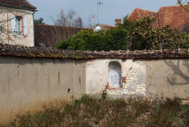 Ancien jardin des soeurs : niche du mur nord. © Région Bourgogne-Franche-Comté, Inventaire du patrimoine