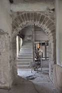 Couloir et escalier pendant les travaux. © Région Bourgogne-Franche-Comté, Inventaire du patrimoine
