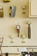 Détail du ratelier mural avec clés pour annulation. © Région Bourgogne-Franche-Comté, Inventaire du patrimoine