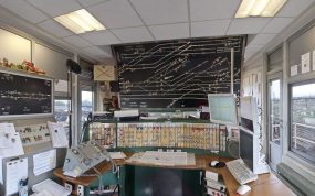 Vue d'ensemble du bureau de l'agent de circulation. © Région Bourgogne-Franche-Comté, Inventaire du patrimoine