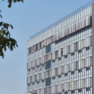 Bâtiment principal, partie supérieure de la façade. © Région Bourgogne-Franche-Comté, Inventaire du patrimoine