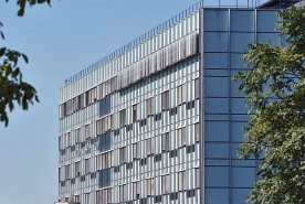 Bâtiment principal, partie supérieure de la façade. © Région Bourgogne-Franche-Comté, Inventaire du patrimoine