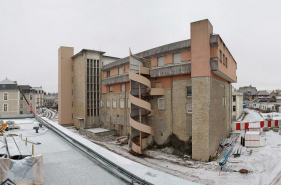 Aile postérieure du Bâtiment Inconnu (service de radiologie) : vue vers le Nord-Ouest. © Région Bourgogne-Franche-Comté, Inventaire du patrimoine