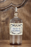Une bouteille de pharmacie. © Région Bourgogne-Franche-Comté, Inventaire du patrimoine