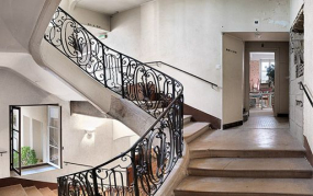 Escalier monumental, palier du 1er étage. © Région Bourgogne-Franche-Comté, Inventaire du patrimoine