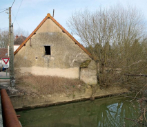 Bâtiment annexe au moulin principal, latrines au-dessus de la Seille. © Région Bourgogne-Franche-Comté, Inventaire du patrimoine