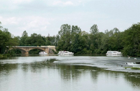 Le pont de Cuisery, vu d'aval. © Région Bourgogne-Franche-Comté, Inventaire du patrimoine