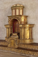 Tabernacle et couronnement, vue de trois quarts. © Région Bourgogne-Franche-Comté, Inventaire du patrimoine