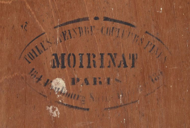 Revers : détail de la marque. © Région Bourgogne-Franche-Comté, Inventaire du patrimoine