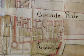 Détail : une croix indique l'hôtel-Dieu. © Région Bourgogne-Franche-Comté, Inventaire du patrimoine