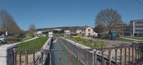 Le site d'écluse et le port vus du pont sur écluse. © Région Bourgogne-Franche-Comté, Inventaire du patrimoine