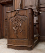 Pupitre de la stalle gauche. © Région Bourgogne-Franche-Comté, Inventaire du patrimoine