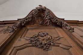 Détail de la stalle droite. © Région Bourgogne-Franche-Comté, Inventaire du patrimoine