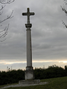 Croix sur piédestal. © Région Bourgogne-Franche-Comté, Inventaire du patrimoine