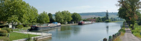 Vue du port de Vandenesse depuis le pont sur écluse. © Région Bourgogne-Franche-Comté, Inventaire du patrimoine