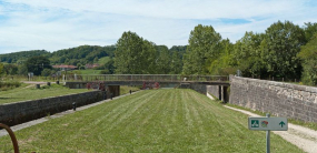 Vue du pont routier depuis l'amont. © Région Bourgogne-Franche-Comté, Inventaire du patrimoine