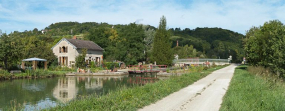 Vue du site d'écluse depuis l'amont. © Région Bourgogne-Franche-Comté, Inventaire du patrimoine