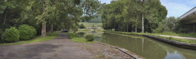 Le port de Crugey entre le pont autoroutier (à droite) et le pont routier isolé au fond. © Région Bourgogne-Franche-Comté, Inventaire du patrimoine