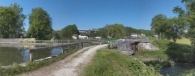 Le pont-canal vu d'aval. A droite : l'Ouche qui passe sous le pont-canal. © Région Bourgogne-Franche-Comté, Inventaire du patrimoine