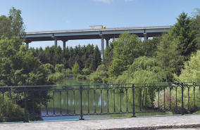 Le viaduc surplombant l'ancienne gare d'eau des houillères d'Epinac. © Région Bourgogne-Franche-Comté, Inventaire du patrimoine