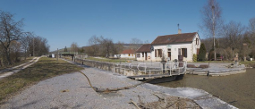 Le site d'écluse vu d'amont. © Région Bourgogne-Franche-Comté, Inventaire du patrimoine