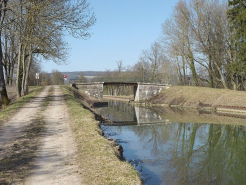 Le pont vu d'amont. © Région Bourgogne-Franche-Comté, Inventaire du patrimoine