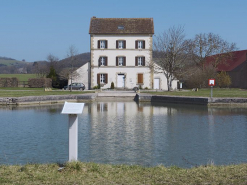 La maison de perception de face. © Région Bourgogne-Franche-Comté, Inventaire du patrimoine